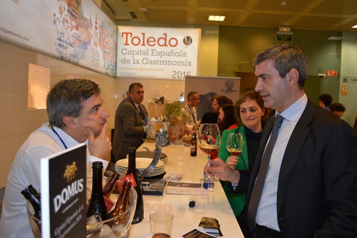 Imagen de Álvaro Gutiérrez en el stand de Capital Gastronómica de Toledo presente en Madrid Fusión