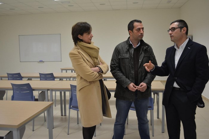 Imagen de Fernando Muñoz visitó el Vivero de Empresas de Torrijos donde se impartirá el taller de empleo