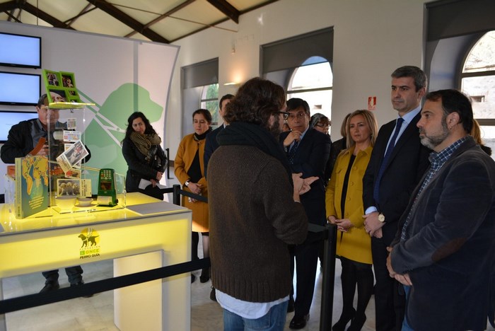 Imagen de En la exposición