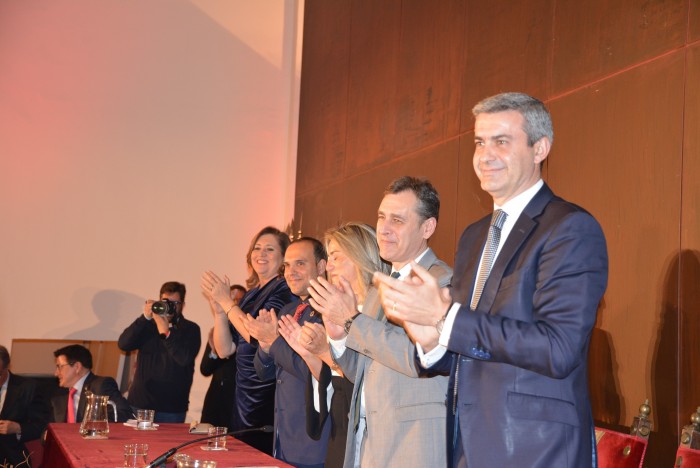 Imagen de Felicitando a los galardonados el día del patrón de Toledo, San Ildefonso