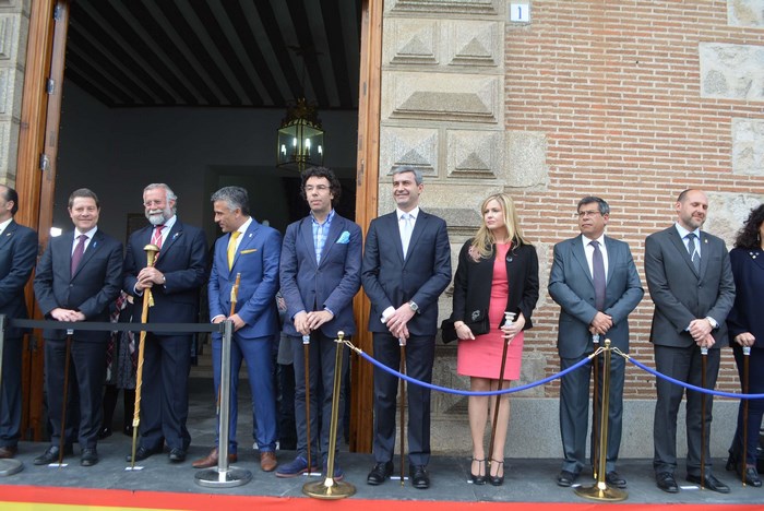 Imagen de Álvaro Gutiérrez junto al resto de autoridades durante el desfile de Mondas