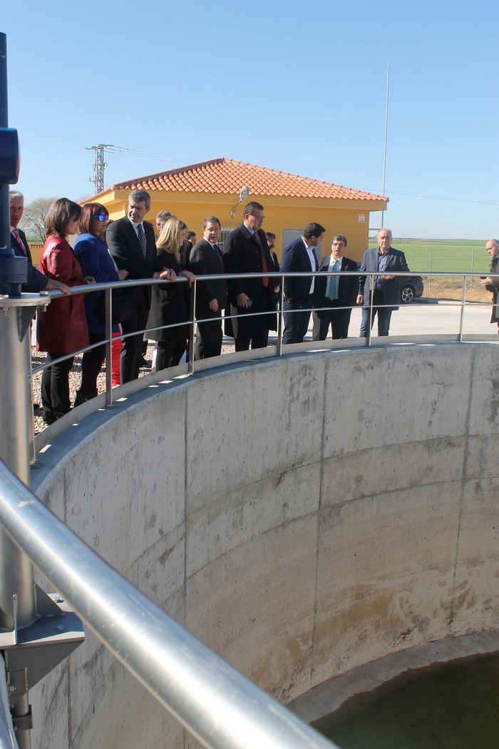 Imagen de Álvaro Gutiérrez en las instalaciones de la depurdora de Gerindote