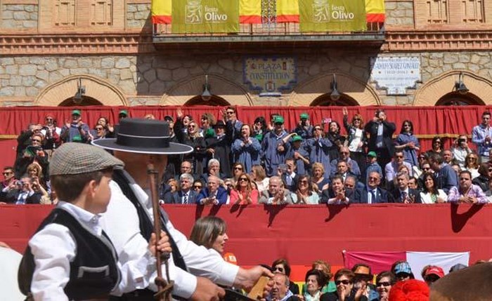 Álvaro Gutiérrez en un momento del Desfile de carrozas de la Fiesta de Olivo de Mora