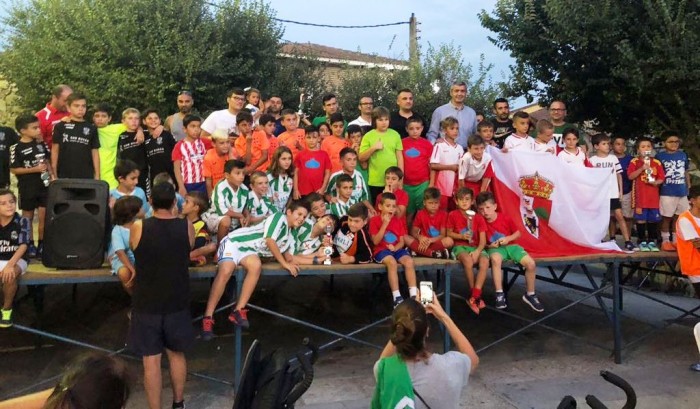 Álvaro Gutiérrez y Alejandro Castellano con los equipos participantes