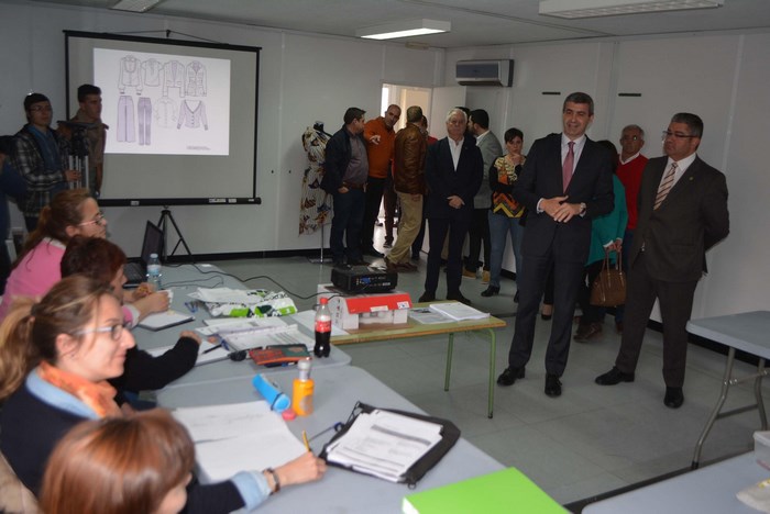 Álvaro Gutiérrez y Juan Carlos Navalón en el taller de empleo de Quintanar de la Orden