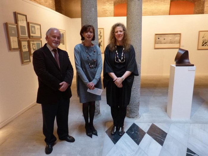 Imagen de Ana María Gómez con los artistas
