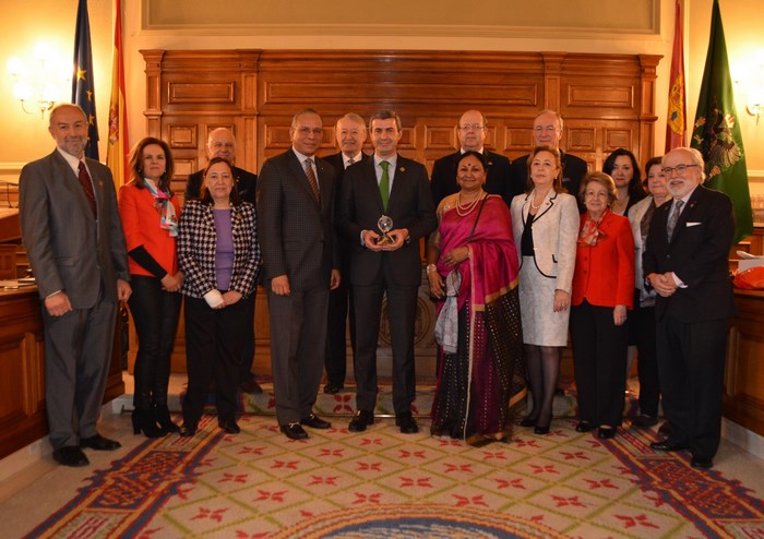 Foto de grupo presidentes y delegación Rotary Internacional