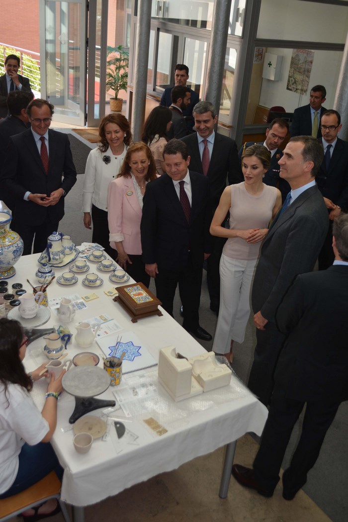 Imagen de Álvaro Gutiérrez en la visita de los Reyes a la Facultad de Ciencias Sociales de la Universidad