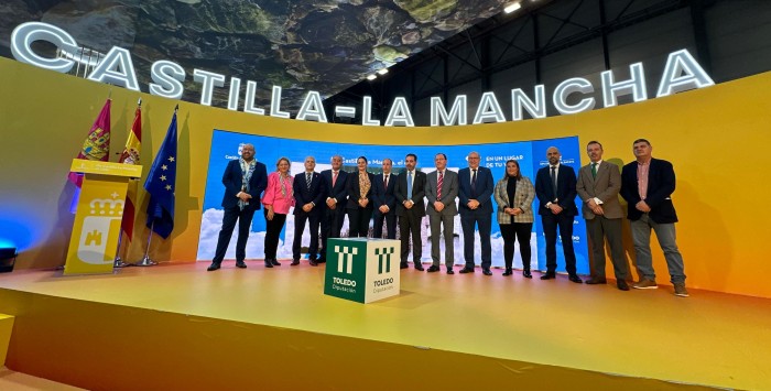 Equipo de Gobierno y miembros Corporación en Fitur 2025