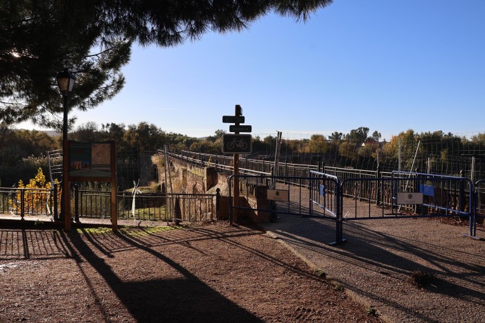 25112025 Visita acceso al puente viejo de Talavera 9
