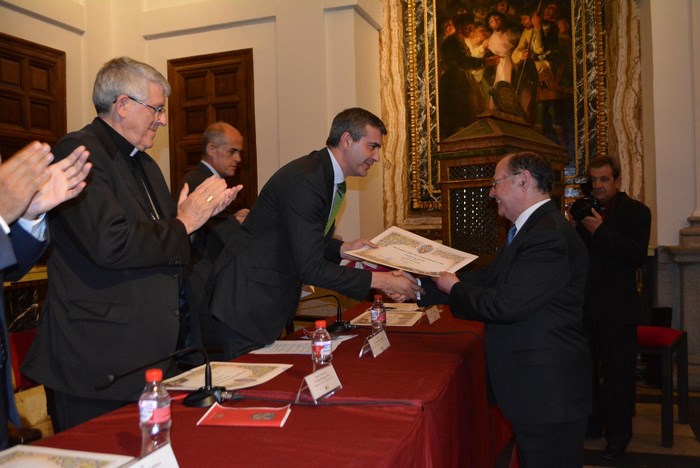 Imagen de Gutiérrez entrega premio a Galería Cerdán