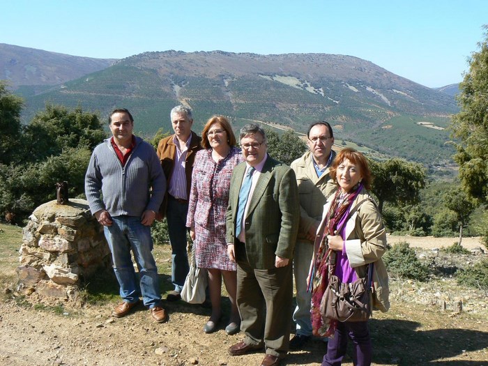 Imagen de García-Tizón en su reciente visita a Navahermosa