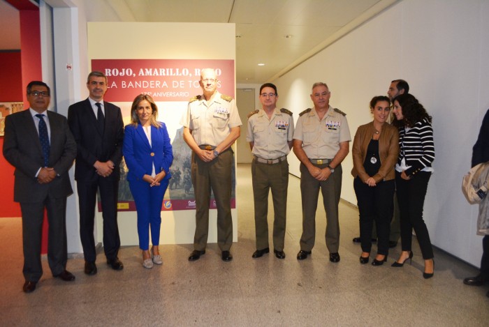 Imagen de Autoridades en la exposición