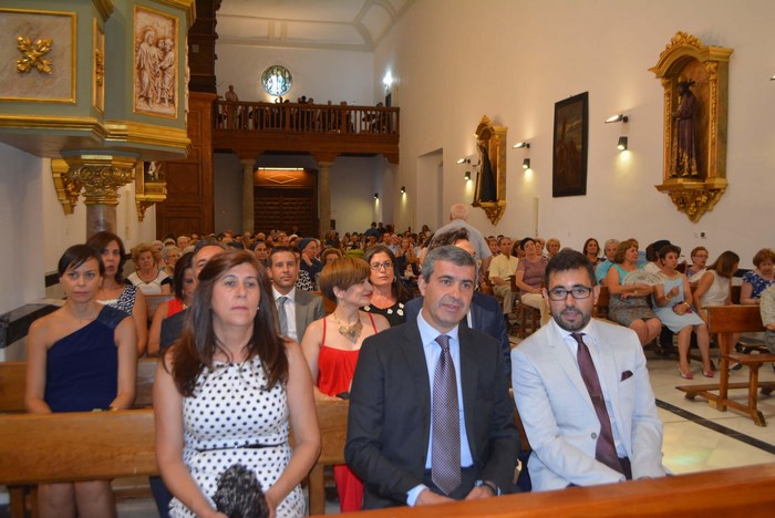 Imagen de Álvaro Gutiérrez junto al alcalde de Cedillo del Condado, Luis Andrés Martín, y la alcaldesa de Yele