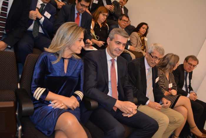 Imagen de Álvaro Gutiérrez en la tribuna de invitados de las Cortes Regionales