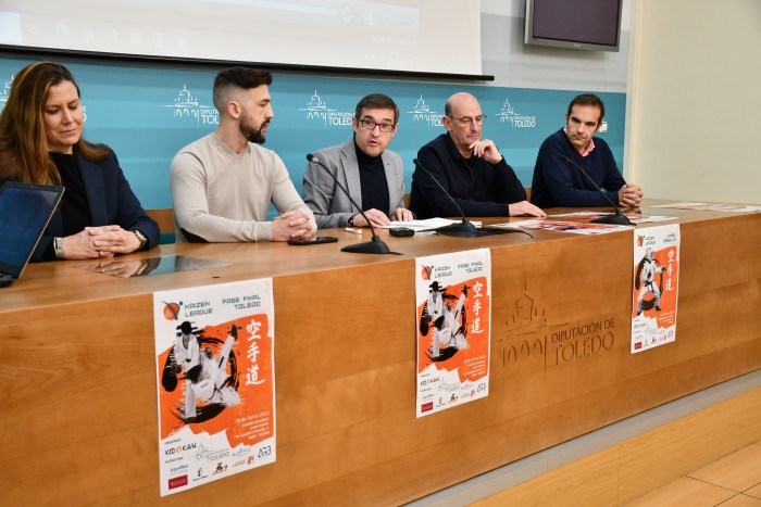 Fernando Muñoz interviene en la rueda de prensa