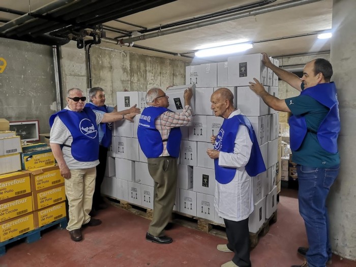 Imagen de Entrega de aceite Banco de alimentos