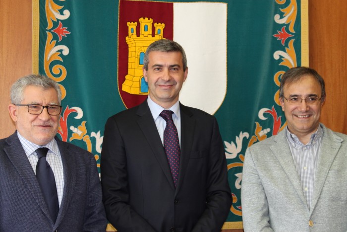 Imagen de Álvaro Gutiérrez junto a Ángel Felpeto y Jesús Carrascosa