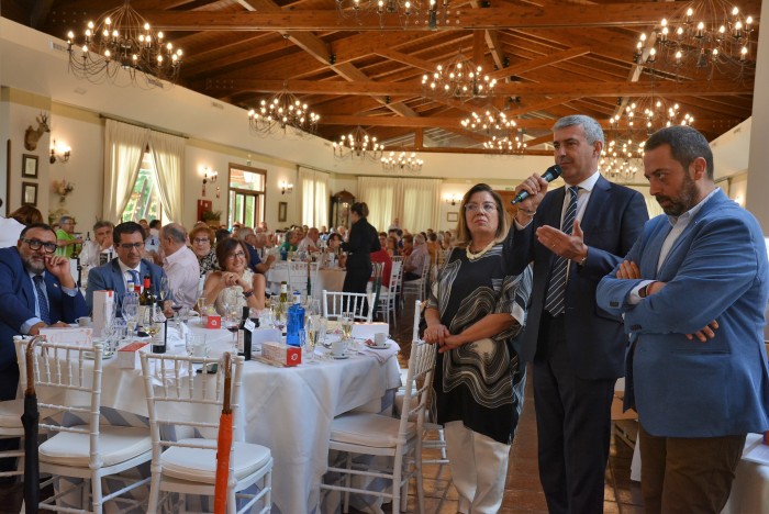 Imagen de Álvaro Gutiérrez fen la cena de hermandad de los mayores de Torrijos