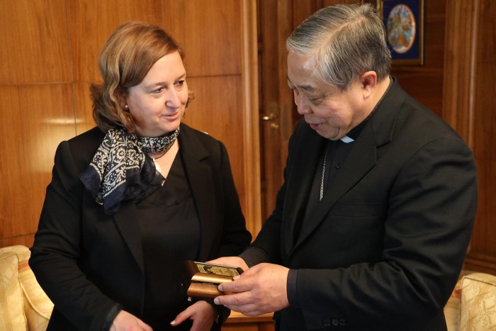 Cedillo con el Nuncio Apostólico