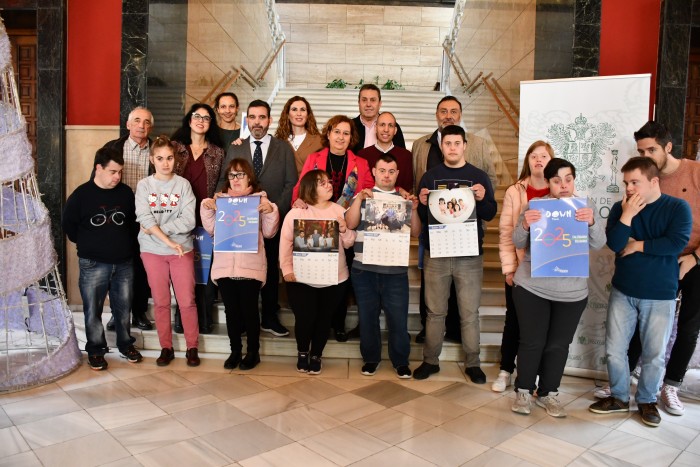 Foto presentación calendario Down Toledo