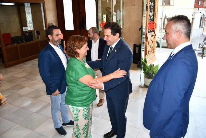 Imagen de Cedillo da la bienvenida a Valverde