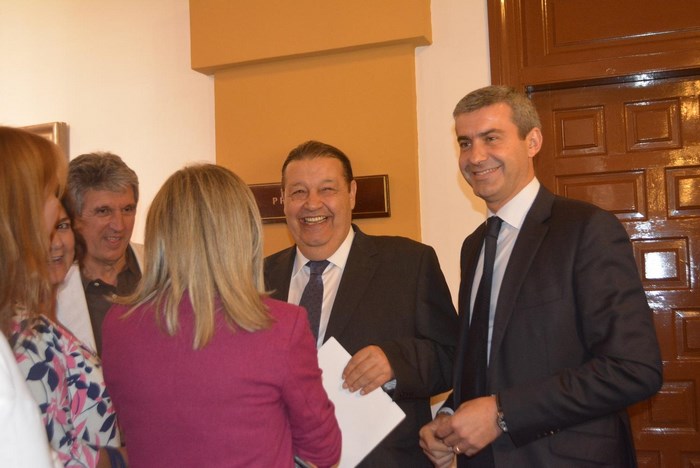 Álvaro Gutiérrez junto al presidente de las Cortes regionales, Jesús Fernández Vaquero
