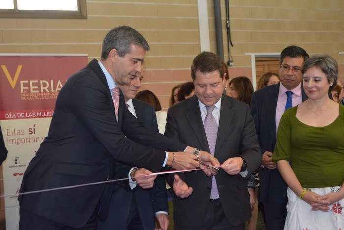 Imagen de Álvaro Gutiérrez durante la inauguración de la Feria de la Mujer Emprendedora