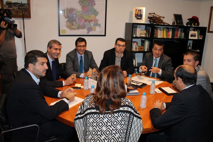 Reunión sobre caminos rurales