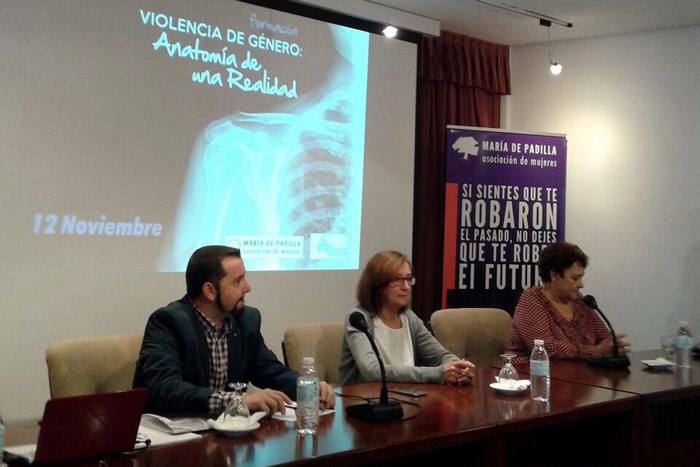 Imagen de Ana María Gómez, Jorge Vega y Carmen Fernández, en la apertura de la jornada
