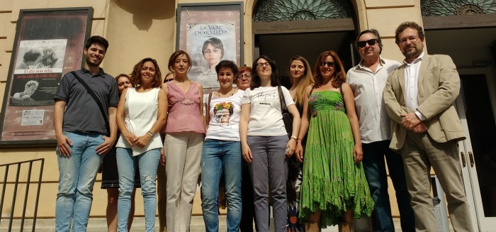 Imagen de Ana Gómez y Charo Navas con las agentes de igualdad de la Diputación de Toledo