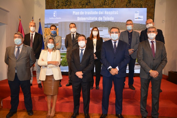 Foto de familia de la presentación del Plan de Traslado del Hospital de Toledo