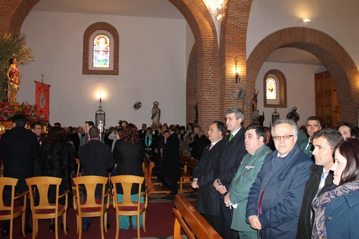 Imagen de Álvaro Gutiérrez en la misa del patrón de Belvís de la Jara, San Sebastián