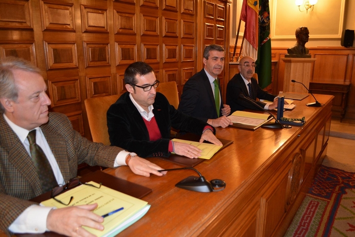 Un momento del pleno celebrado esta mañana en la Diputación de Toledo