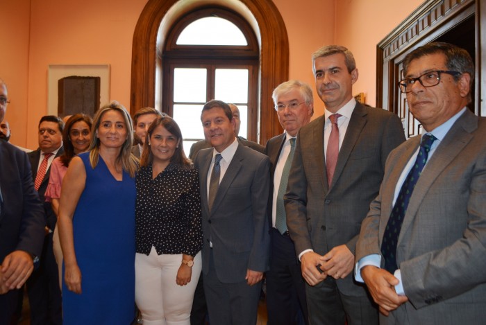 Imagen de Älvaro Gutiérrez con Page y alcaldesas Toledo y Talavera
