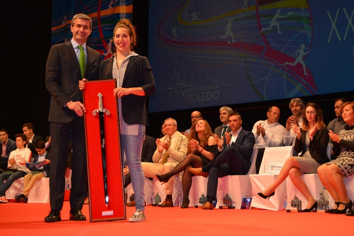 Imagen de El presidente entrega el premio Diputación de Toledo