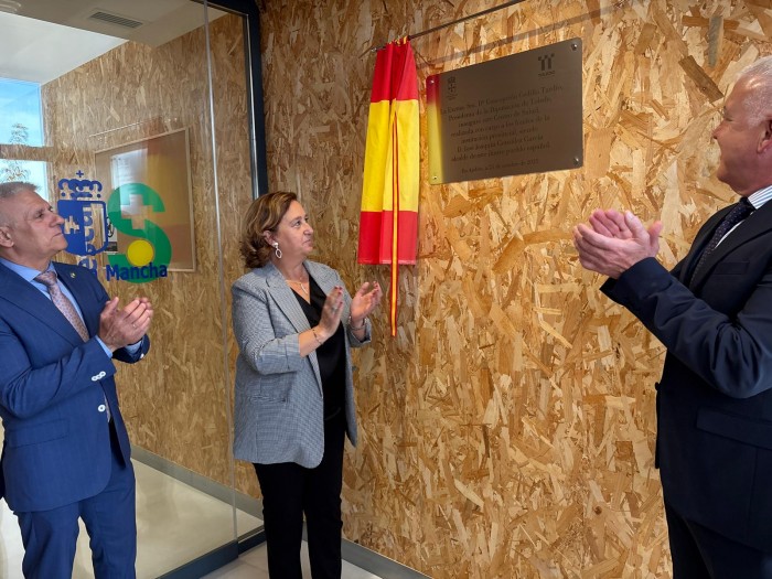 Imagen de La presidenta de la Diputación inauguró el nuevo consultorio de Ajofrín