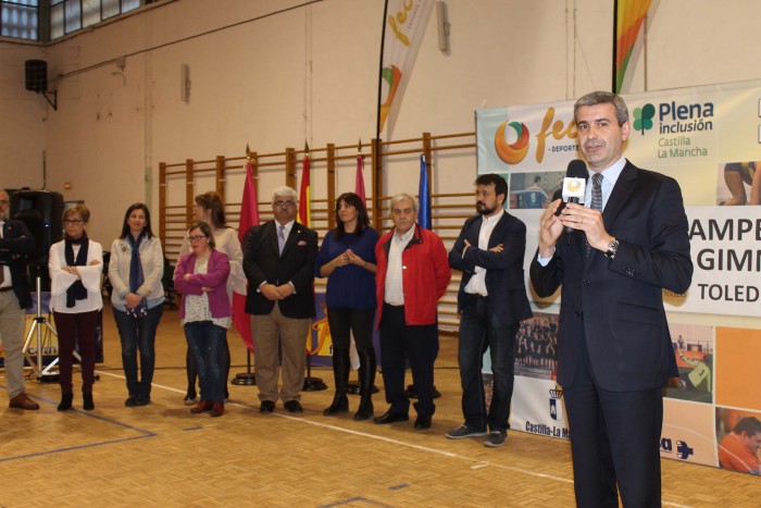 Imagen de Álvaro Gutiérrez en su intervención en la clausura del campeonato de gimnasia