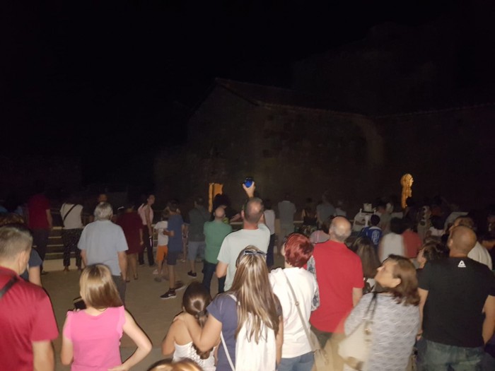 Imagen de Observando el cielo en Melque