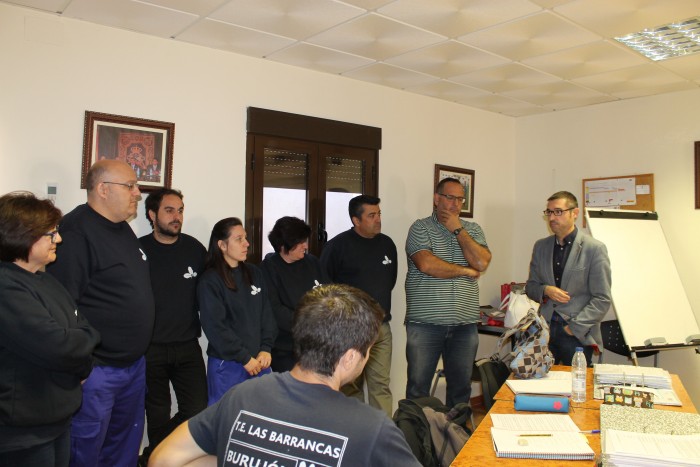 Imagen de Fernando Muñoz felicitó a todo el equipo y alumnado del taller de empleo de Burujón por su trabajo