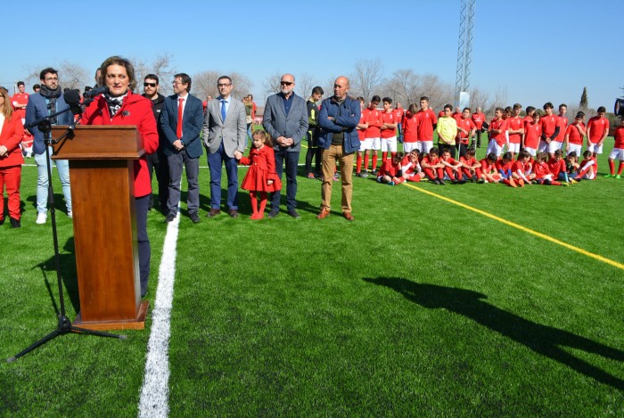 Imagen de María Ángeles en la inauguración del campo