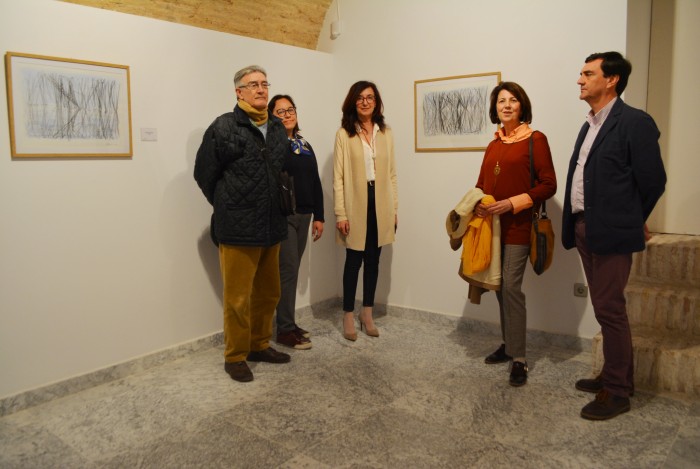 Imagen de Ana Gómez y Esther Aragón en la exposición