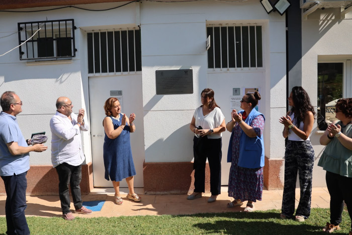 Cedillo inaugura las nuevas instalaciones de la piscina de La Guardia