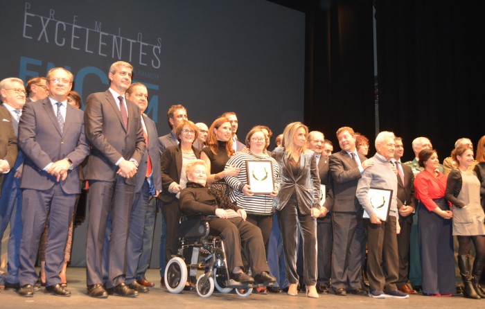 Imagen de Álvaro Gutiérrez en la foto de familia de los premios 