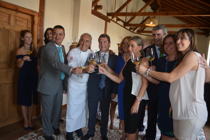 Imagen de Los asistentes a la inauguración del hotel de Adolfo Muñoz en Toledo