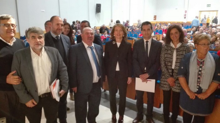 Imagen de Flora Bellón y Jaime Corregidor en el I Encuentro de Asociaciones de Mayores Campana Oropesa