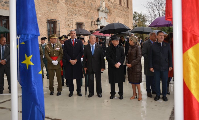 Minutos antes del izado de banderas