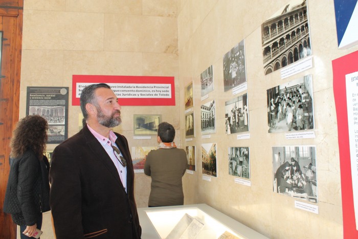 Imagen de Rafael Martín visita la exposición