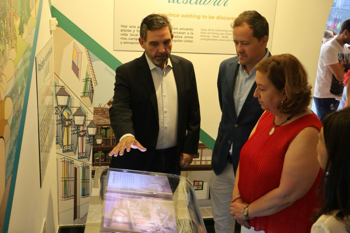 22062026 Cedillo, Velázquez y Romera en la inauguración de la oficina provincial de Turismo
