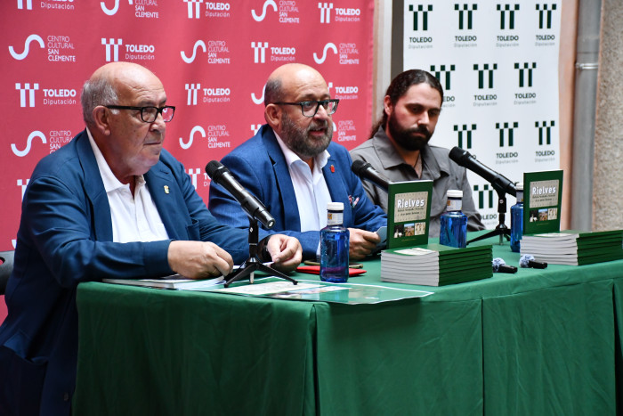 01092026 Presentación de el libro de Rielves